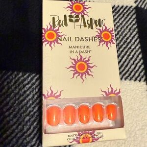 Red Aspen Nail Dashes